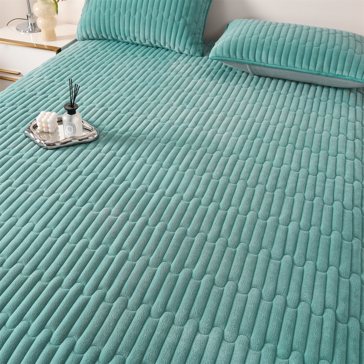 91家纺网 家纺一手货源 找家纺 云木里 2025新款冬季230克牛奶绒六面全包单床笠床笠单件单品床笠和煦春风 和煦春风-松针墨