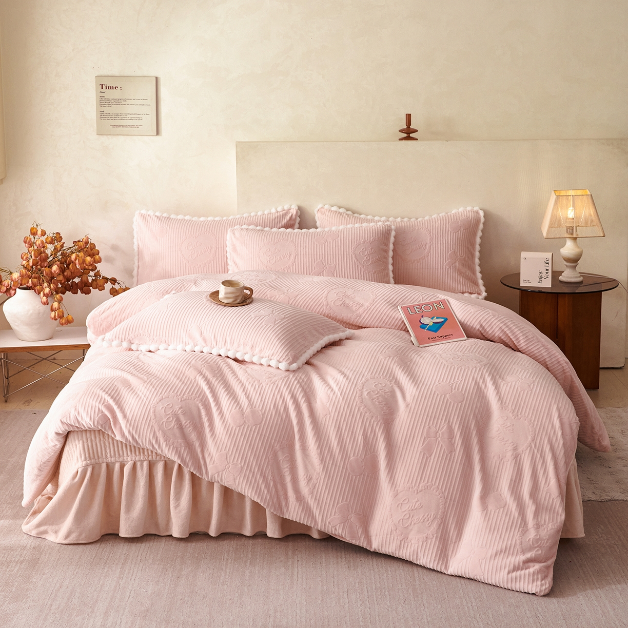 91家纺网 家纺一手货源 找家纺 乐野家居 2025秋冬新款消光立体雕花A类高克重牛奶绒四件套-香榭丽舍系列 香榭丽舍-粉