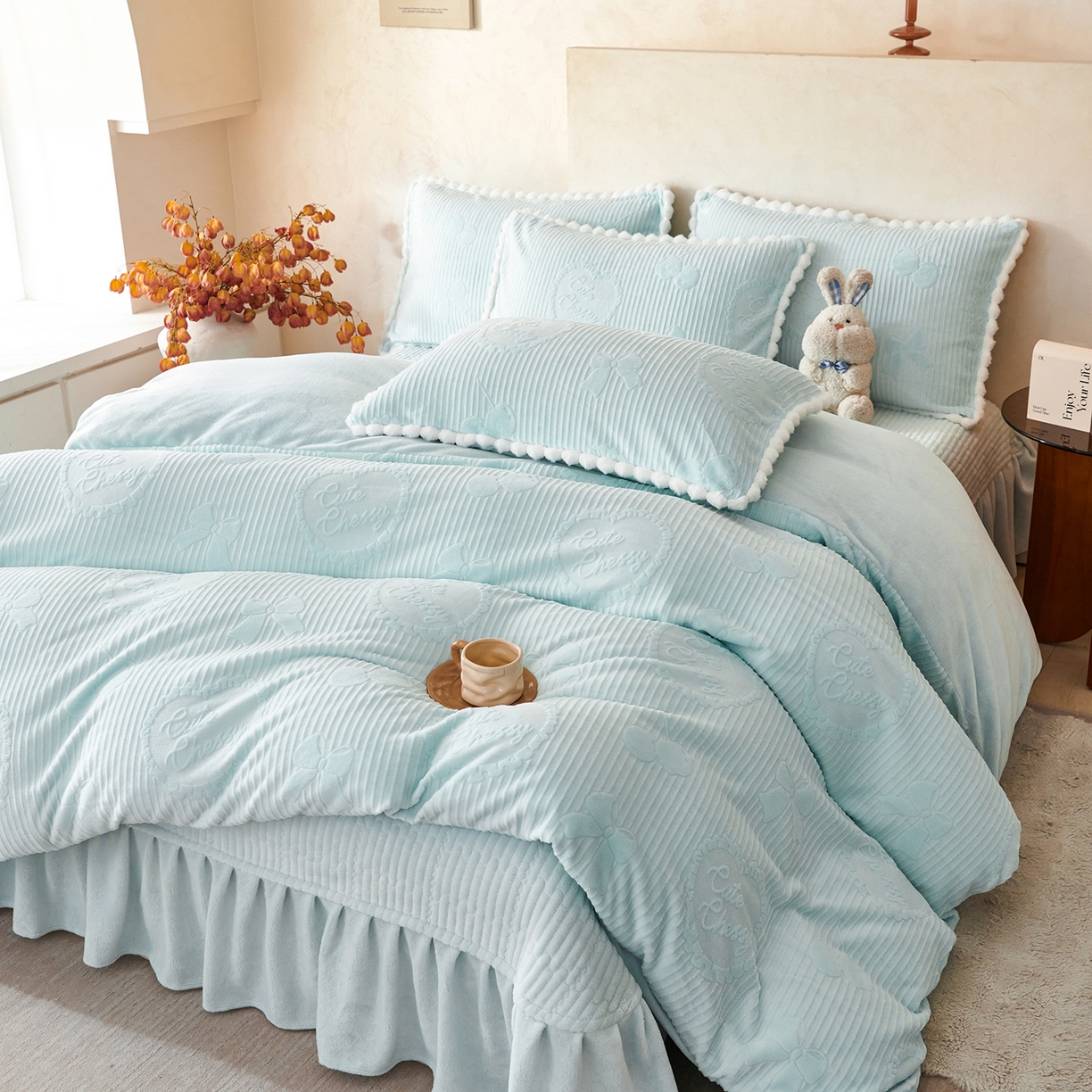 91家纺网 家纺一手货源 找家纺 乐野家居 2025秋冬新款消光立体雕花A类高克重牛奶绒四件套-香榭丽舍系列 香榭丽舍-蓝