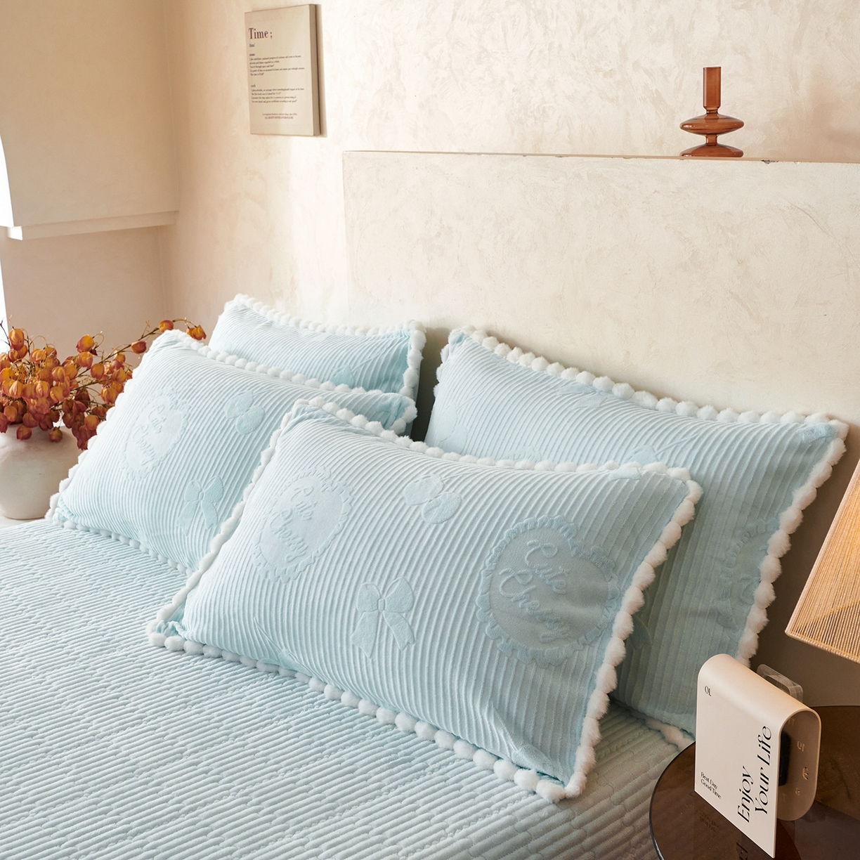 91家纺网 家纺一手货源 找家纺 乐野家居 2025秋冬新款消光立体雕花A类高克重牛奶绒四件套-香榭丽舍系列 香榭丽舍-蓝