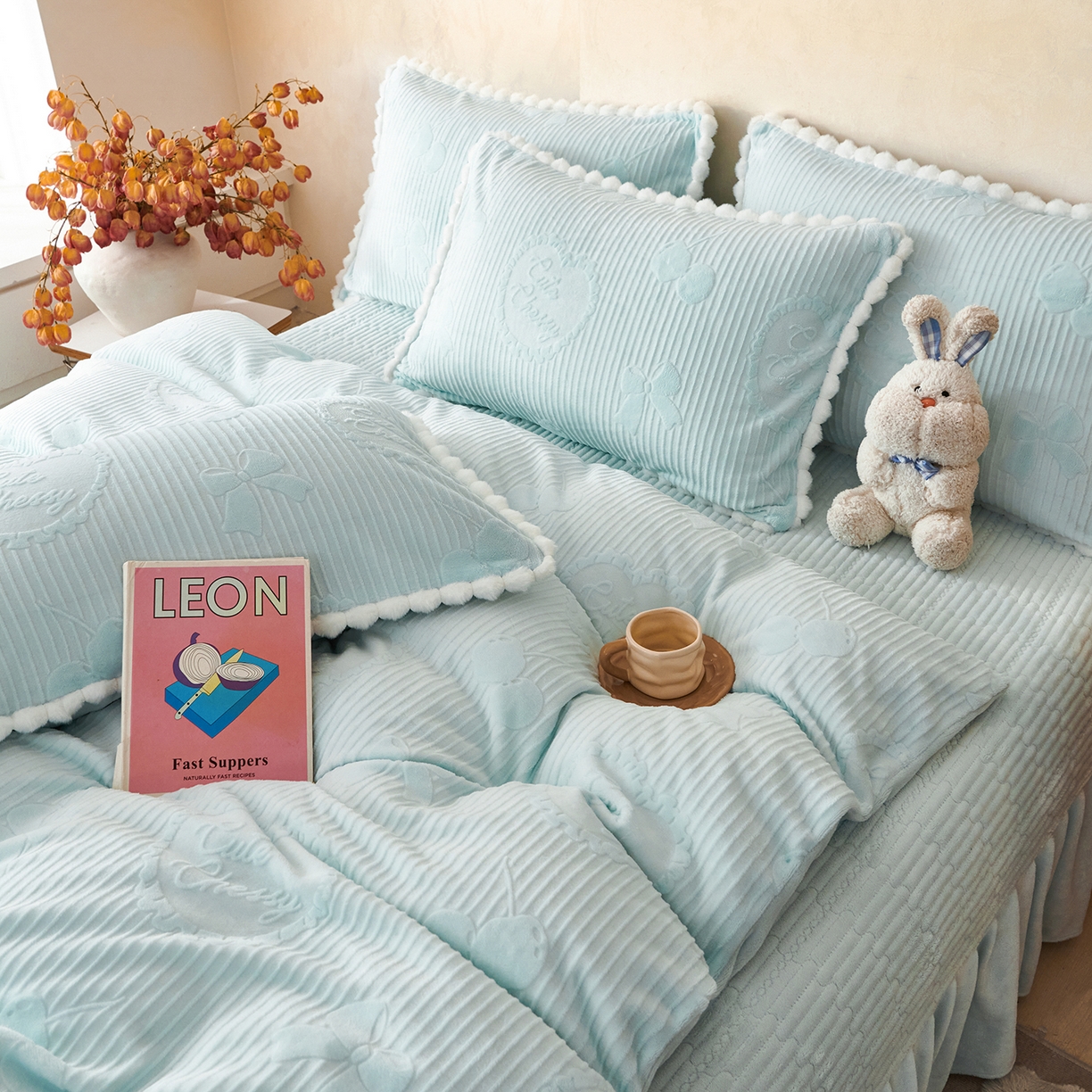 91家纺网 家纺一手货源 找家纺 乐野家居 2025秋冬新款消光立体雕花A类高克重牛奶绒四件套-香榭丽舍系列 香榭丽舍-蓝