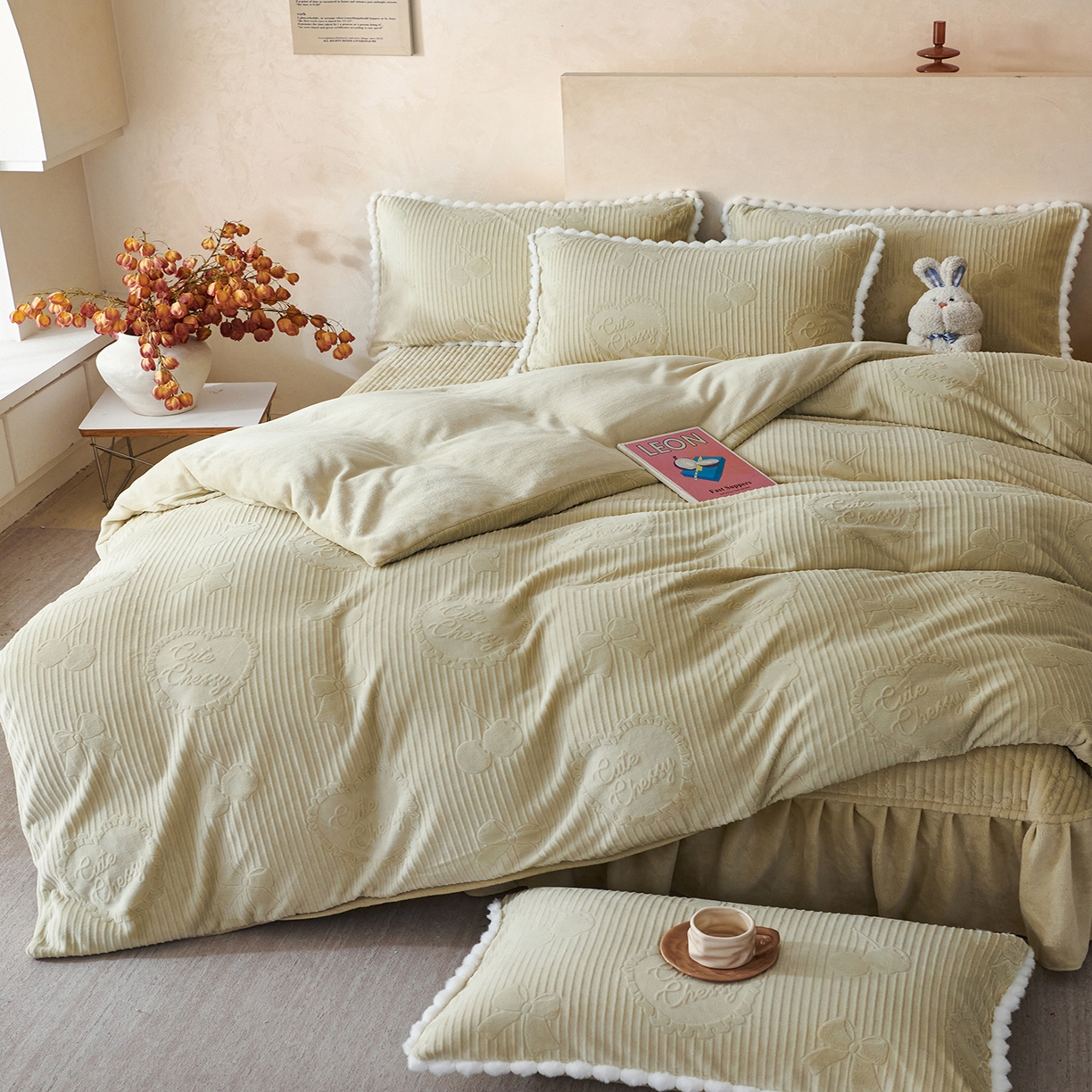 91家纺网 家纺一手货源 找家纺 乐野家居 2025秋冬新款消光立体雕花A类高克重牛奶绒四件套-香榭丽舍系列 香榭丽舍-绿