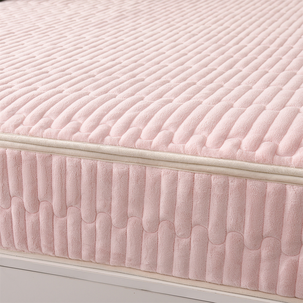 91家纺网 家纺一手货源 找家纺 云木里 2025新款冬季230克牛奶绒六面全包单床笠床笠单件单品床笠和煦春风 和煦春风-雾桃