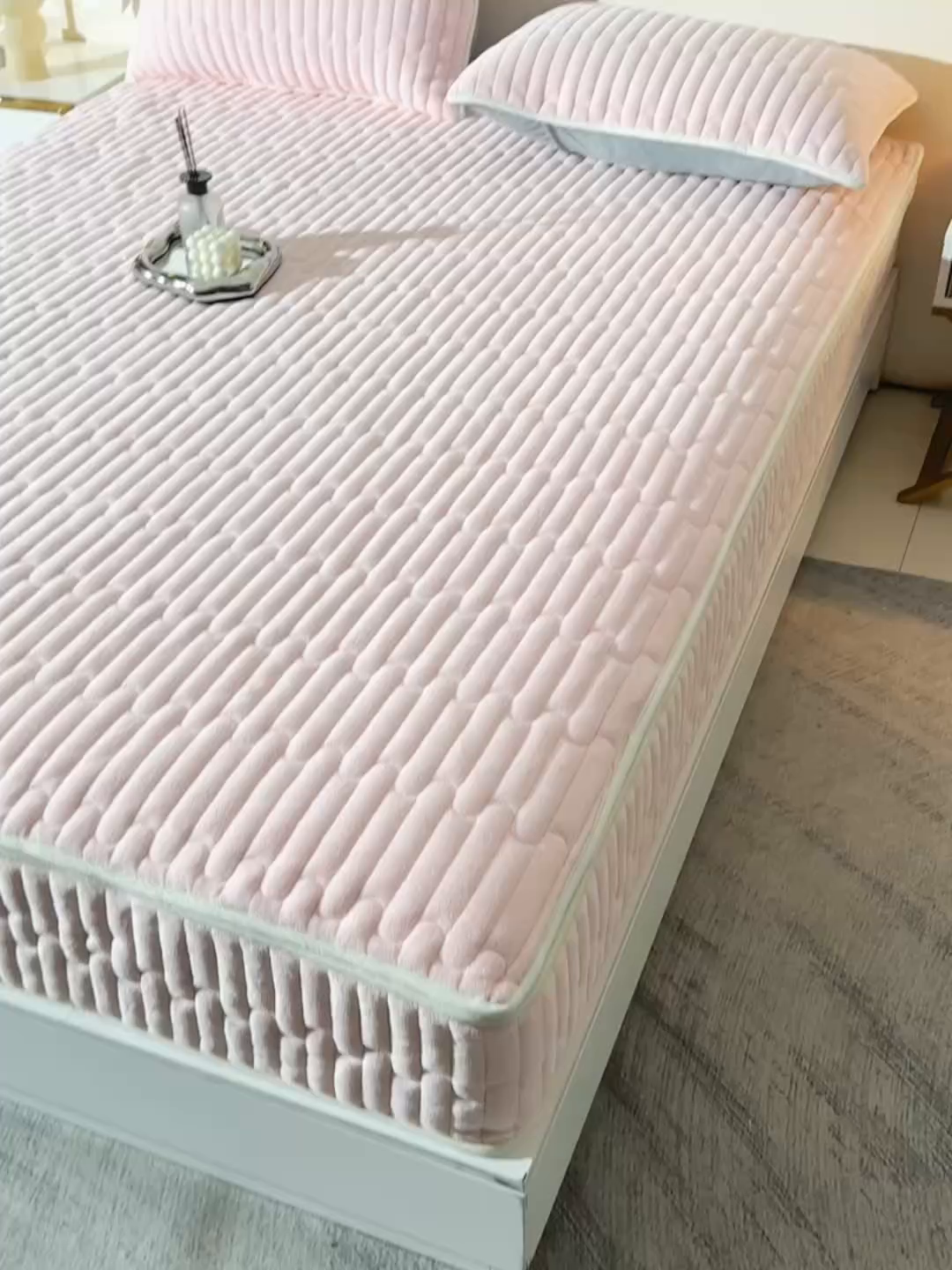 91家纺网 家纺一手货源 找家纺 云木里 2025新款冬季230克牛奶绒六面全包单床笠床笠单件单品床笠和煦春风 和煦春风-雾桃