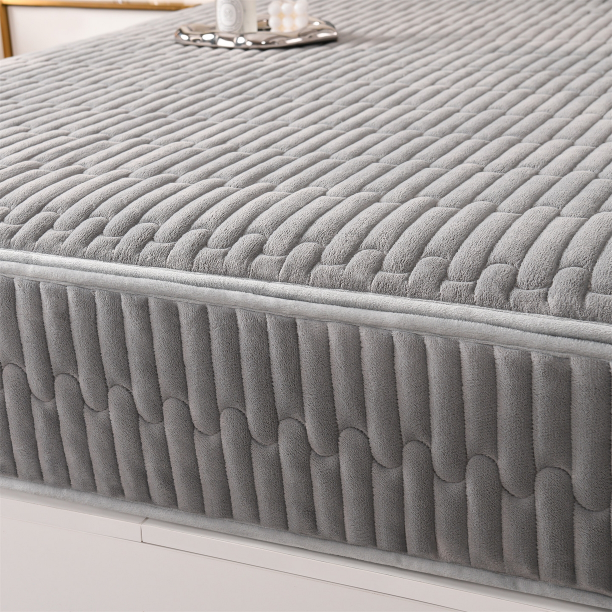 91家纺网 家纺一手货源 找家纺 云木里 2025新款冬季230克牛奶绒六面全包单床笠床笠单件单品床笠和煦春风 和煦春风-象灰