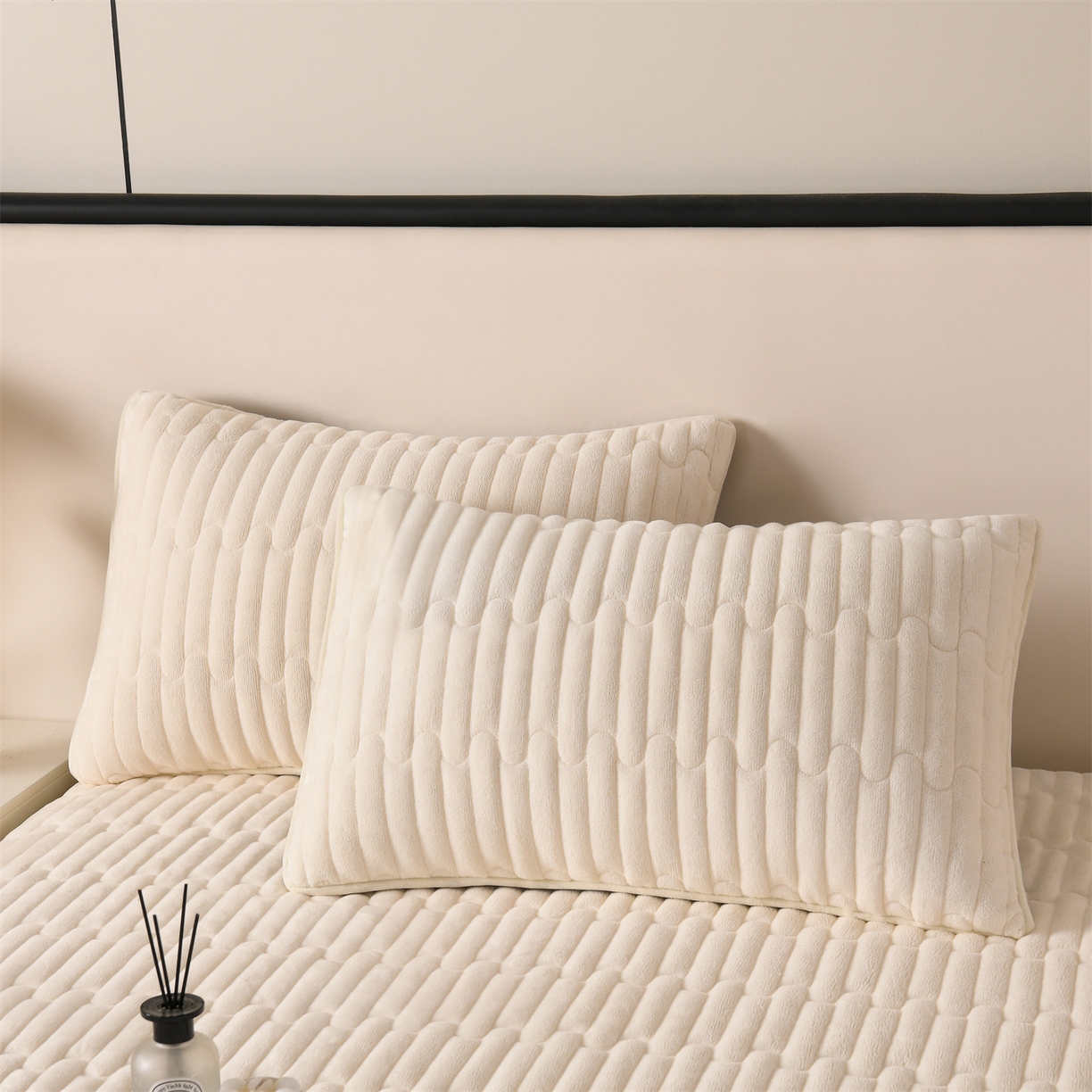 91家纺网 家纺一手货源 找家纺 云木里 2025新款冬季230克牛奶绒六面全包单床笠床笠单件单品床笠和煦春风 和煦春风-杏仁米