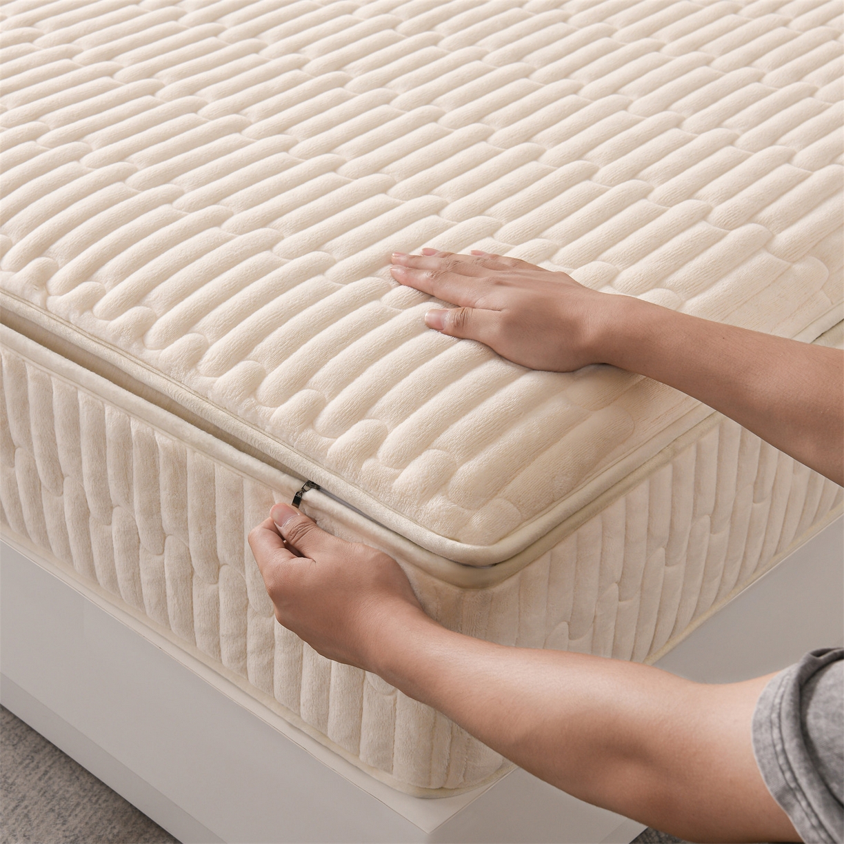 91家纺网 家纺一手货源 找家纺 云木里 2025新款冬季230克牛奶绒六面全包单床笠床笠单件单品床笠和煦春风 和煦春风-杏仁米