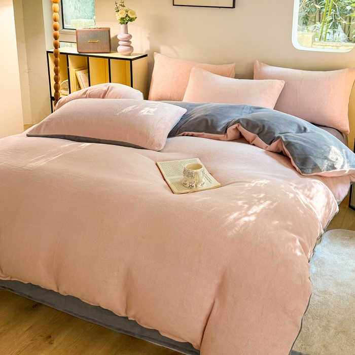 91家纺网 家纺一手货源 找家纺 （总）王朝国际 2025新款高克重牛奶绒印花四件套