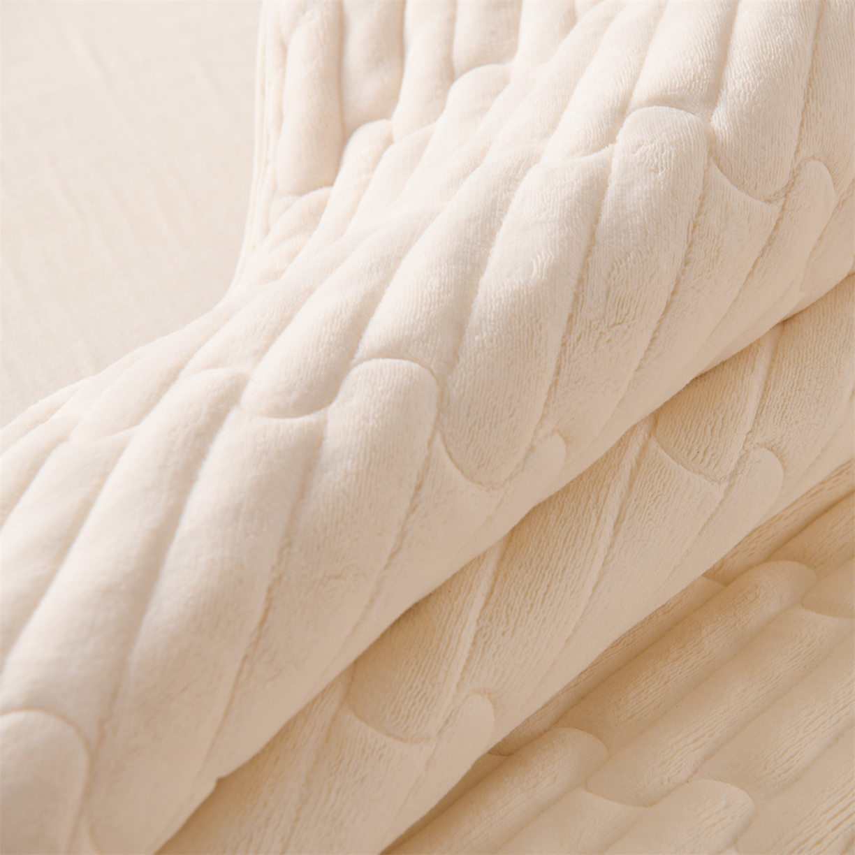 91家纺网 家纺一手货源 找家纺 云木里 2025新款冬季230克牛奶绒六面全包单床笠床笠单件单品床笠和煦春风 和煦春风-杏仁米