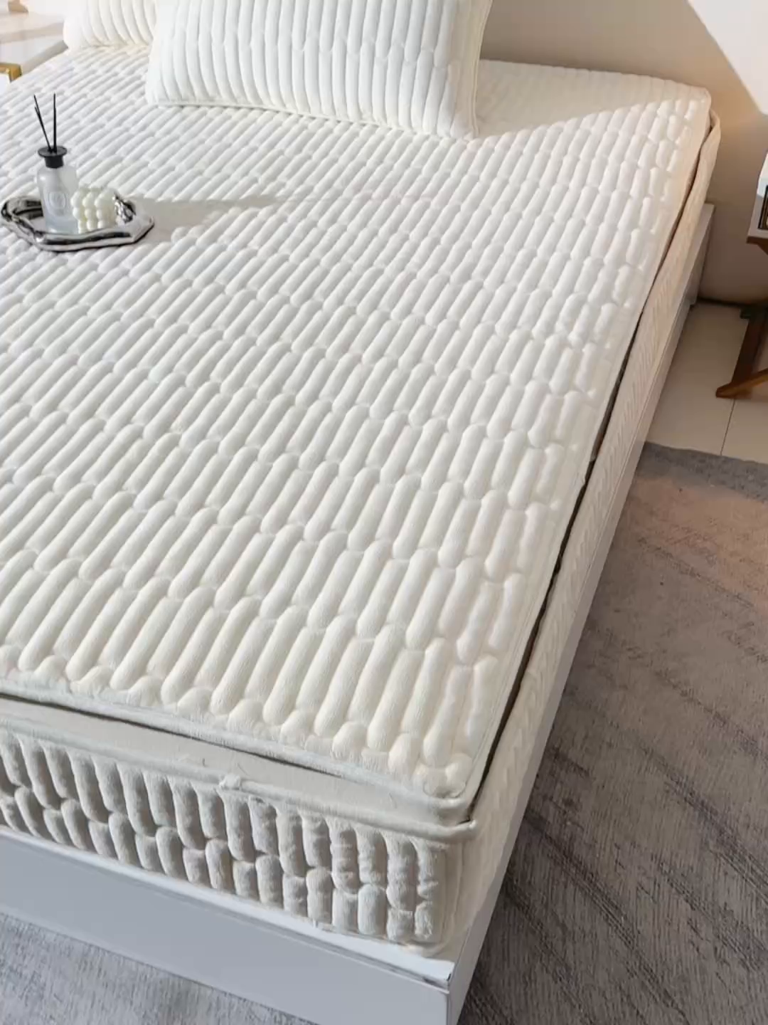 91家纺网 家纺一手货源 找家纺 云木里 2025新款冬季230克牛奶绒六面全包单床笠床笠单件单品床笠和煦春风 和煦春风-杏仁米