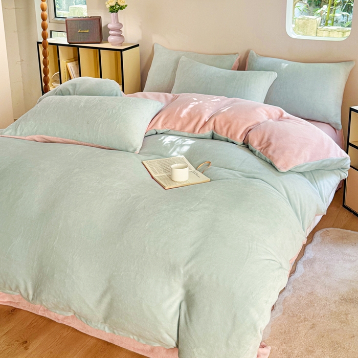 91家纺网 家纺一手货源 找家纺 （总）王朝国际 2025新款高克重牛奶绒印花四件套