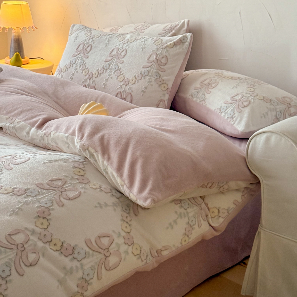 91家纺网 家纺一手货源 找家纺 FORTWO家纺原创设计（FOR TWO家纺） 2025新款烂花小清新牛奶绒绒可爱印花暗合款四件套 织梦