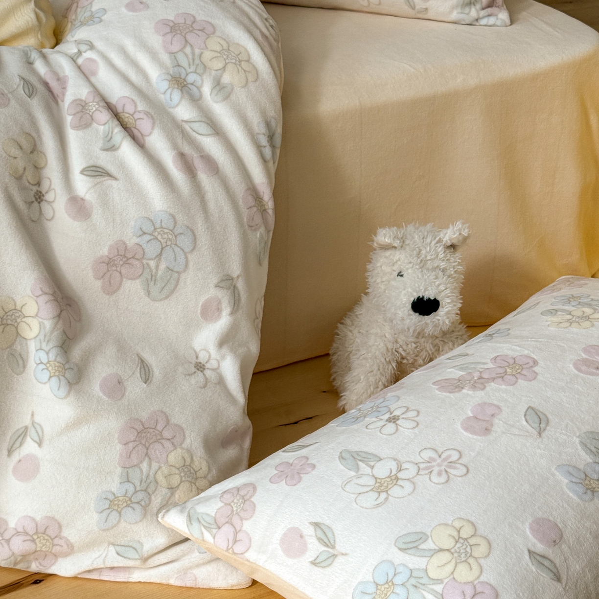 91家纺网 家纺一手货源 找家纺 FORTWO家纺原创设计（FOR TWO家纺） 2025新款烂花小清新牛奶绒绒可爱印花暗合款四件套 花漾眠