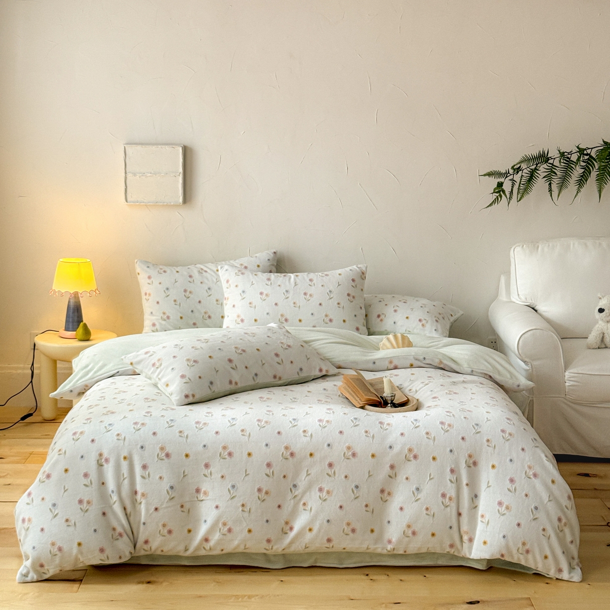 91家纺网 家纺一手货源 找家纺 FORTWO家纺原创设计（FOR TWO家纺） 2025新款烂花小清新牛奶绒绒可爱印花暗合款四件套 风信子