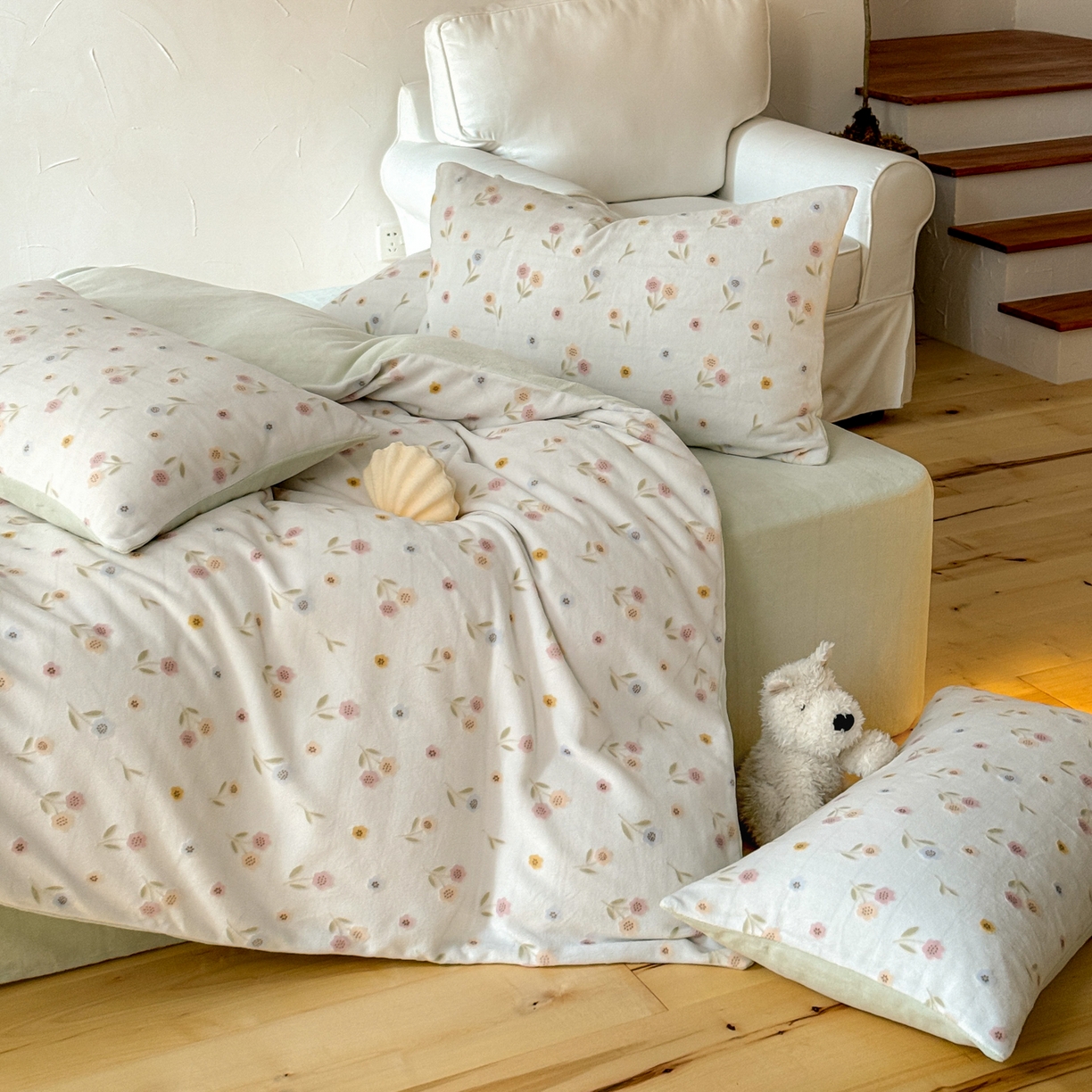 91家纺网 家纺一手货源 找家纺 （总）FORTWO家纺原创设计（FOR TWO家纺） 2025新款烂花小清新牛奶绒绒可爱印花暗合款四件套