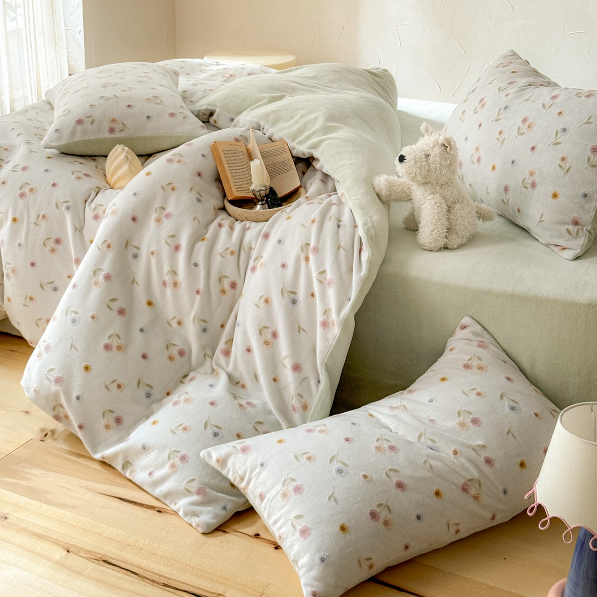 91家纺网 家纺一手货源 找家纺 （总）FORTWO家纺原创设计（FOR TWO家纺） 2025新款烂花小清新牛奶绒绒可爱印花暗合款四件套