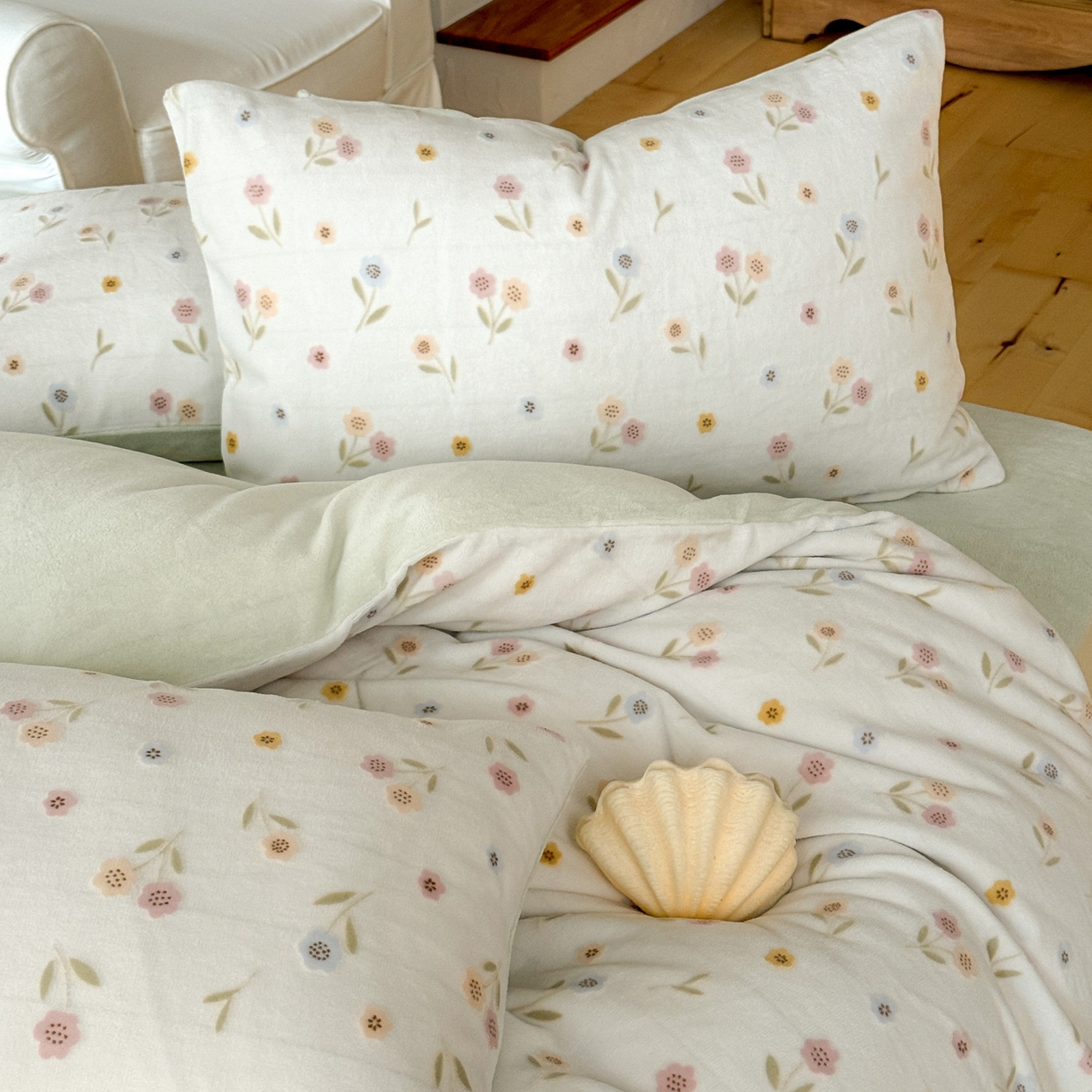 91家纺网 家纺一手货源 找家纺 （总）FORTWO家纺原创设计（FOR TWO家纺） 2025新款烂花小清新牛奶绒绒可爱印花暗合款四件套