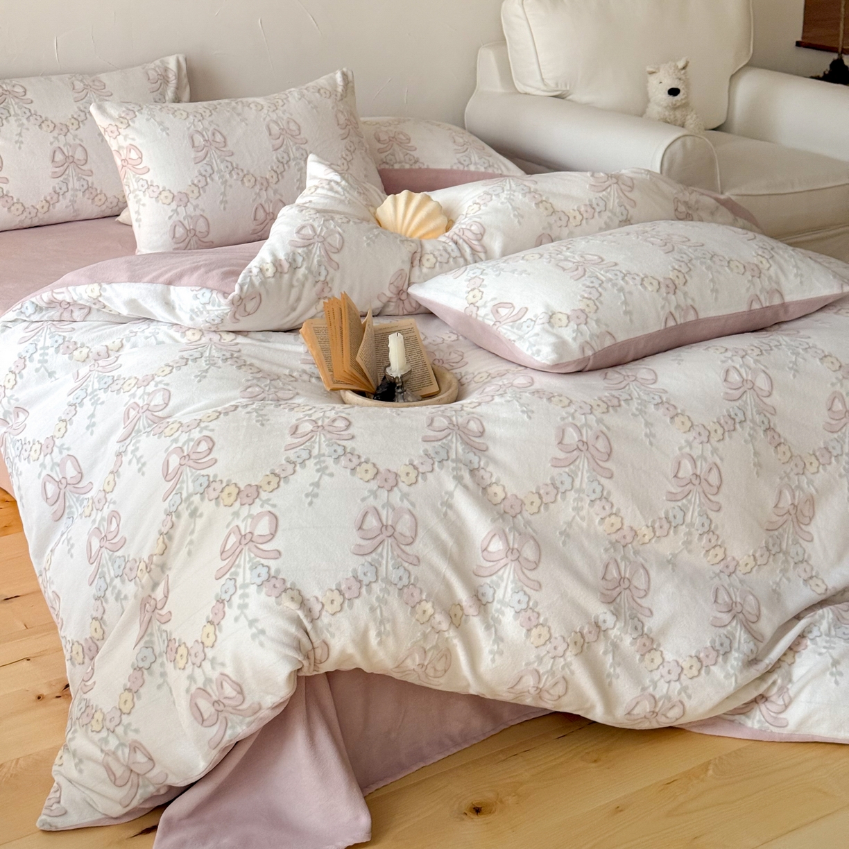 91家纺网 家纺一手货源 找家纺 FORTWO家纺原创设计（FOR TWO家纺） 2025新款烂花小清新牛奶绒绒可爱印花暗合款四件套 织梦