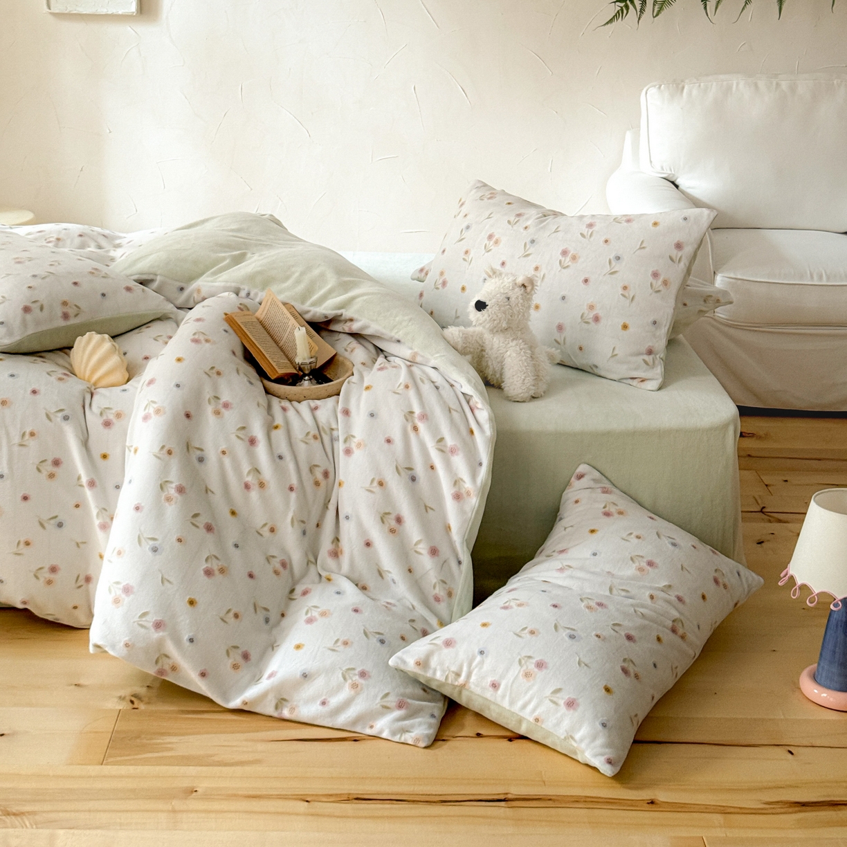 91家纺网 家纺一手货源 找家纺 FORTWO家纺原创设计（FOR TWO家纺） 2025新款烂花小清新牛奶绒绒可爱印花暗合款四件套 风信子