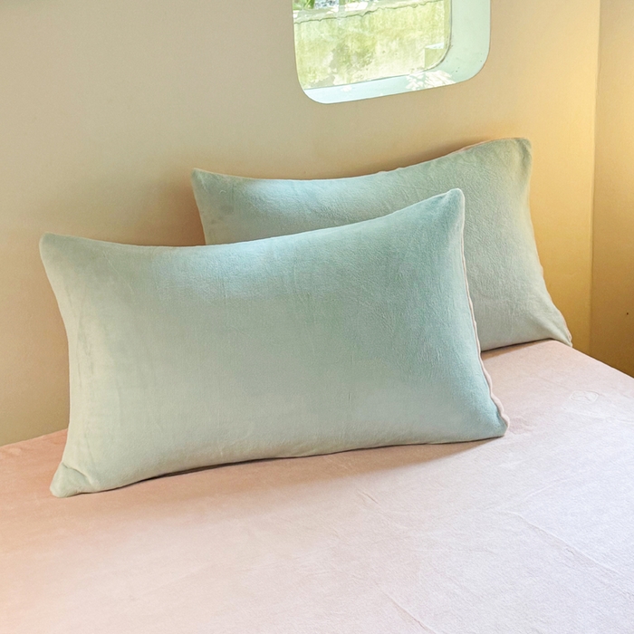 91家纺网 家纺一手货源 找家纺 王朝国际 2026新款高克重牛奶绒印花四件套 青黛粉