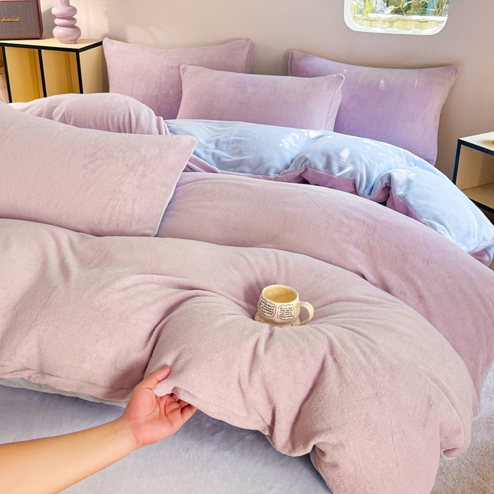 91家纺网 家纺一手货源 找家纺 王朝国际 2026新款高克重牛奶绒印花四件套 香芋蓝