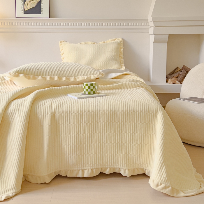 91家纺网 家纺一手货源 找家纺 乐野家居 2025新款A类加厚素色牛奶绒被套系列 奶油黄