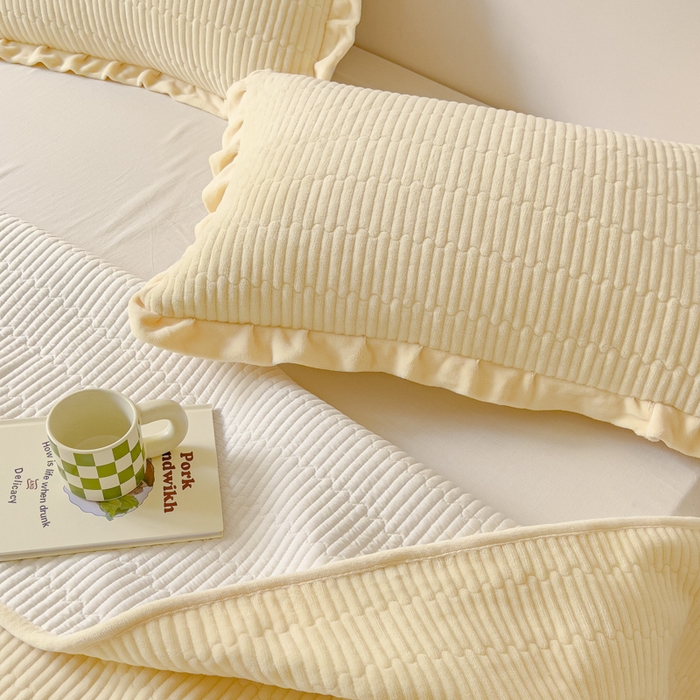 91家纺网 家纺一手货源 找家纺 乐野家居 2025新款A类加厚素色牛奶绒被套系列 奶油黄