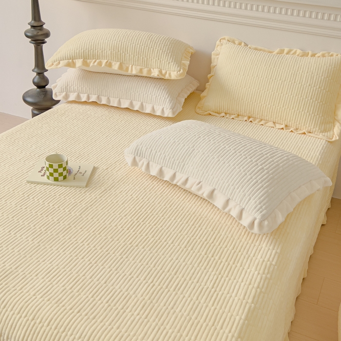 91家纺网 家纺一手货源 找家纺 乐野家居 2025新款A类加厚素色牛奶绒被套系列 奶油黄