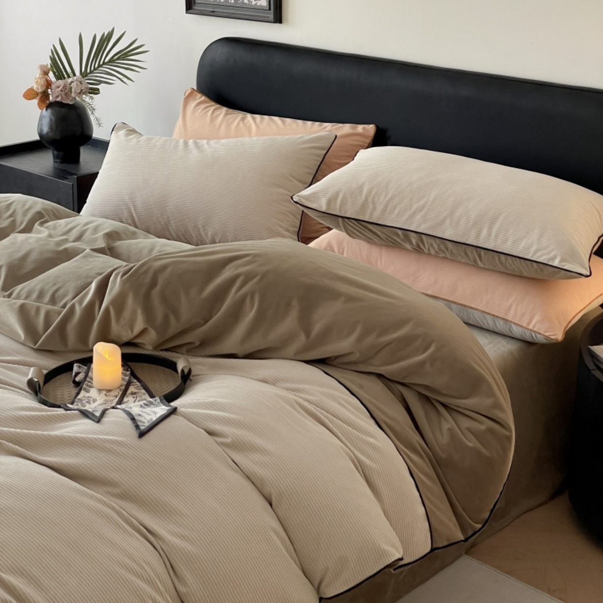 91家纺网 家纺一手货源 找家纺 羚羊语家纺 2025新款280克灯芯绒婴儿绒四件套高级嵌绳拼接款水晶绒宝宝绒牛奶绒床单床笠款三件套-奶芙绒系列 浅杏暖阳