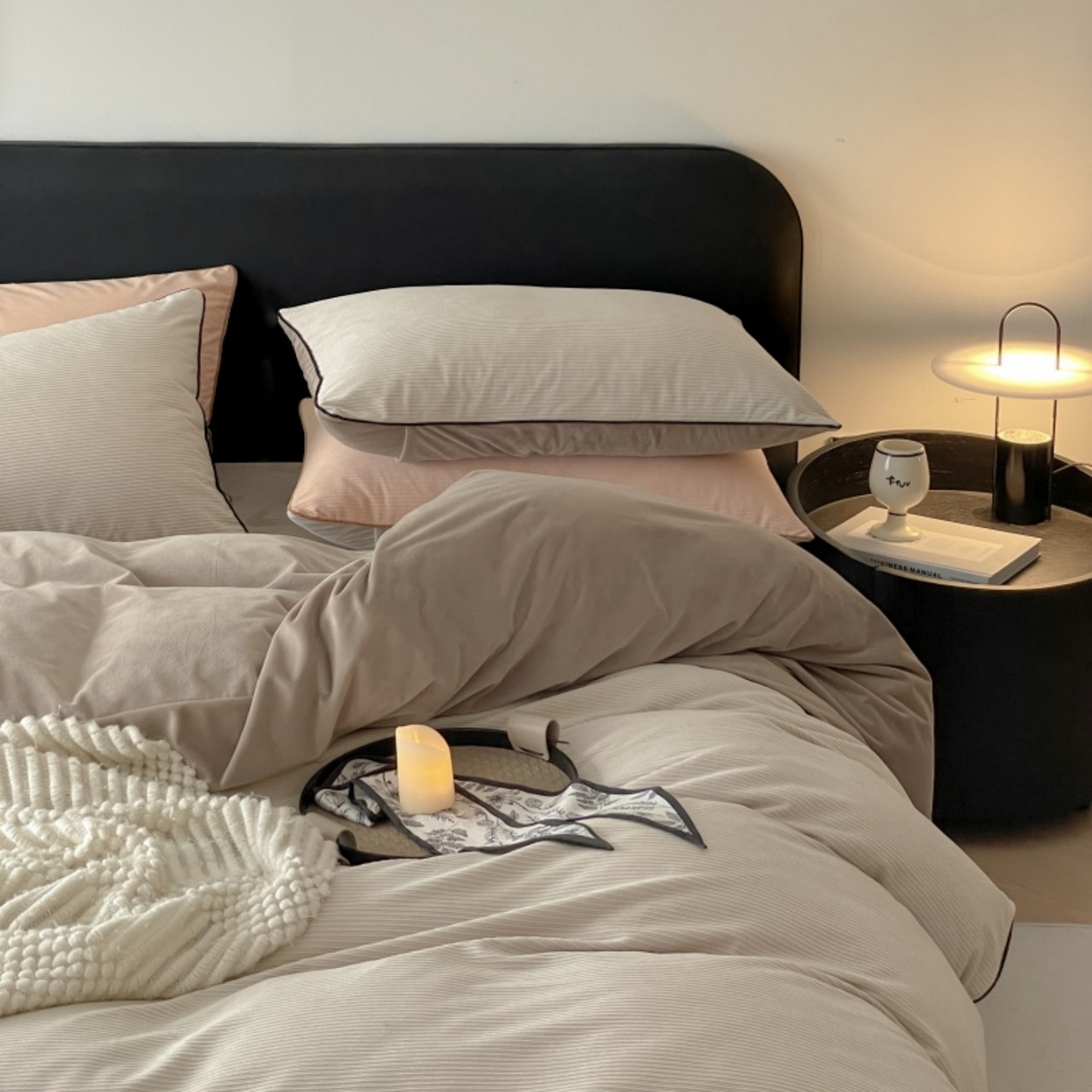 91家纺网 家纺一手货源 找家纺 羚羊语家纺 2025新款280克灯芯绒婴儿绒四件套高级嵌绳拼接款水晶绒宝宝绒牛奶绒床单床笠款三件套-奶芙绒系列 浅杏暖阳