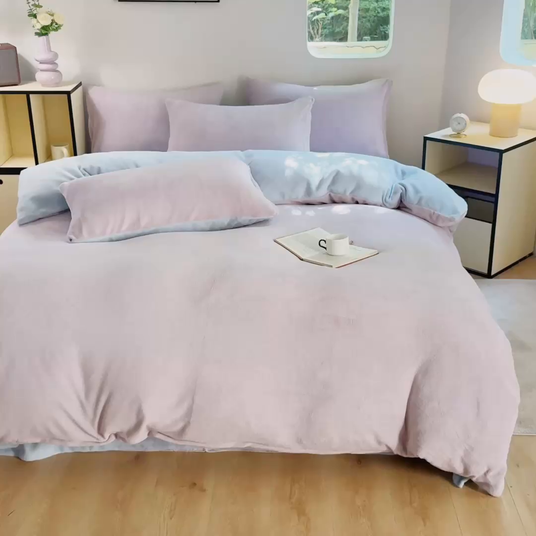 91家纺网 家纺一手货源 找家纺 王朝国际 2026新款高克重牛奶绒印花四件套 香芋蓝