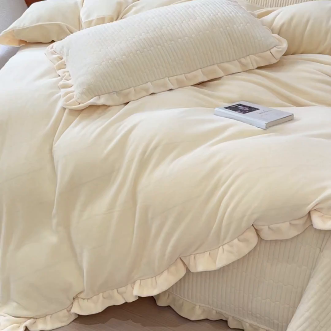 91家纺网 家纺一手货源 找家纺 乐野家居 2025新款A类加厚素色牛奶绒被套系列 奶油黄