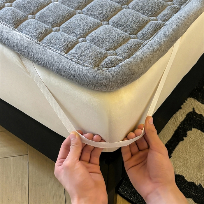 91家纺网 家纺一手货源 找家纺 （总）喜居 2025新款luck熊牛奶绒床垫床褥子床护垫