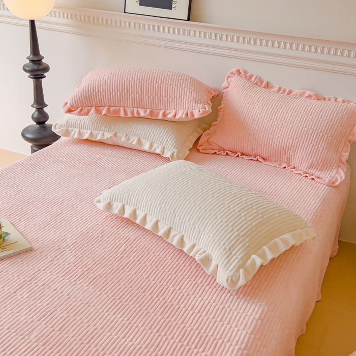 91家纺网 家纺一手货源 找家纺 乐野家居 2025新款A类加厚素色牛奶绒被套系列 梦幻粉