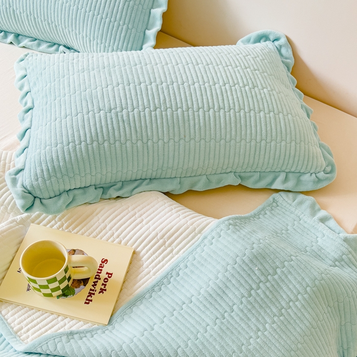 91家纺网 家纺一手货源 找家纺 乐野家居 2025新款A类加厚素色牛奶绒被套系列 冰湖蓝