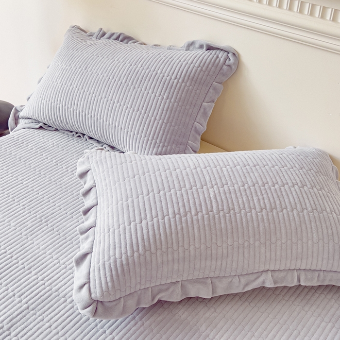 91家纺网 家纺一手货源 找家纺 乐野家居 2025新款A类加厚素色牛奶绒被套系列 时尚灰