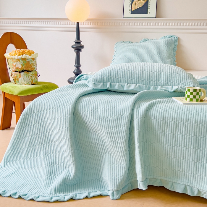 91家纺网 家纺一手货源 找家纺 乐野家居 2025新款A类加厚素色牛奶绒被套系列 冰湖蓝