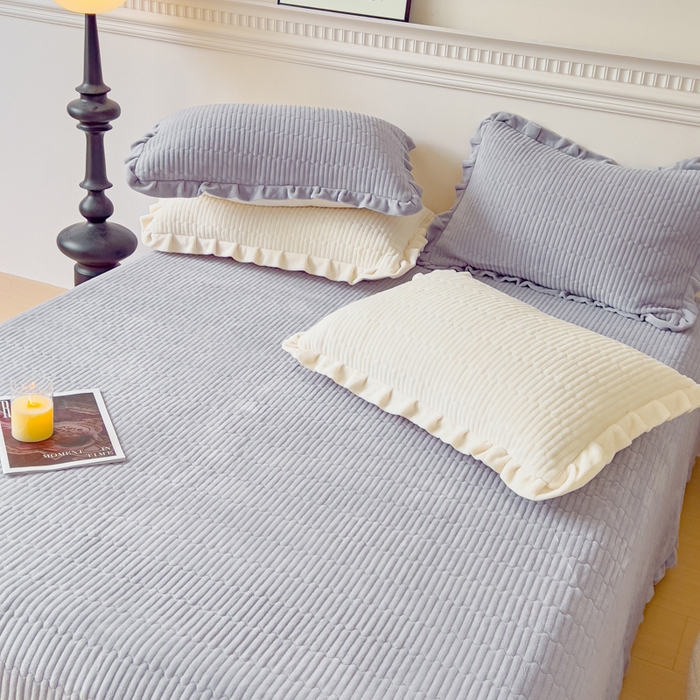 91家纺网 家纺一手货源 找家纺 乐野家居 2025新款A类加厚素色牛奶绒被套系列 时尚灰