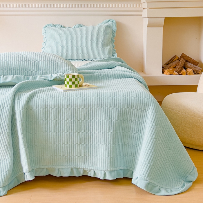 91家纺网 家纺一手货源 找家纺 乐野家居 2025新款A类加厚素色牛奶绒被套系列 冰湖蓝