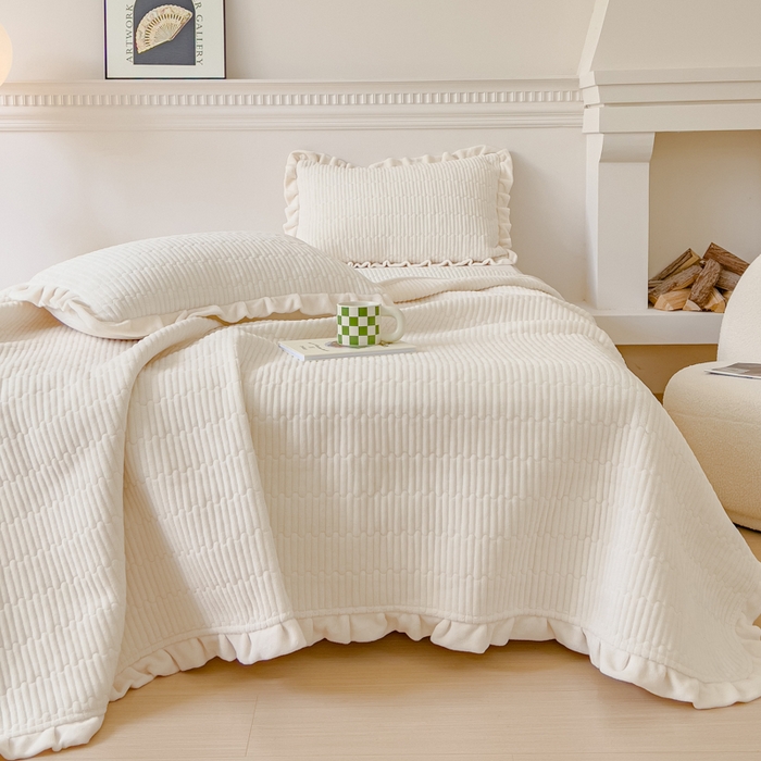 91家纺网 家纺一手货源 找家纺 乐野家居 2025新款A类加厚素色牛奶绒被套系列 珍珠白