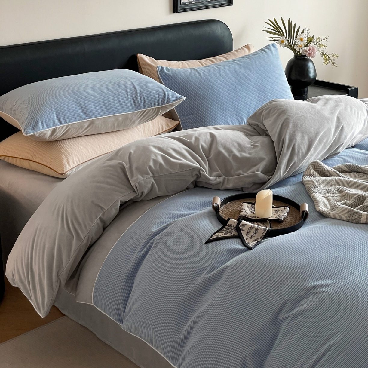 91家纺网 家纺一手货源 找家纺 羚羊语家纺 2025新款280克灯芯绒婴儿绒四件套高级嵌绳拼接款水晶绒宝宝绒牛奶绒床单床笠款三件套-奶芙绒系列 海风佛雾