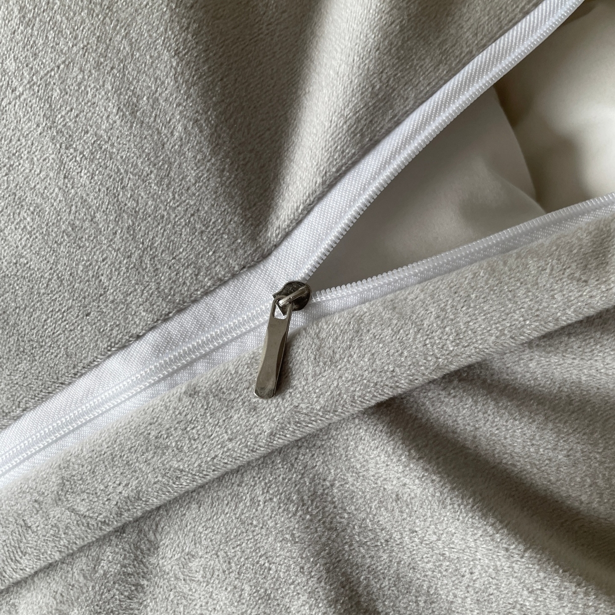 91家纺网 家纺一手货源 找家纺 羚羊语家纺 2025新款280克灯芯绒婴儿绒四件套高级嵌绳拼接款水晶绒宝宝绒牛奶绒床单床笠款三件套-奶芙绒系列 海风佛雾