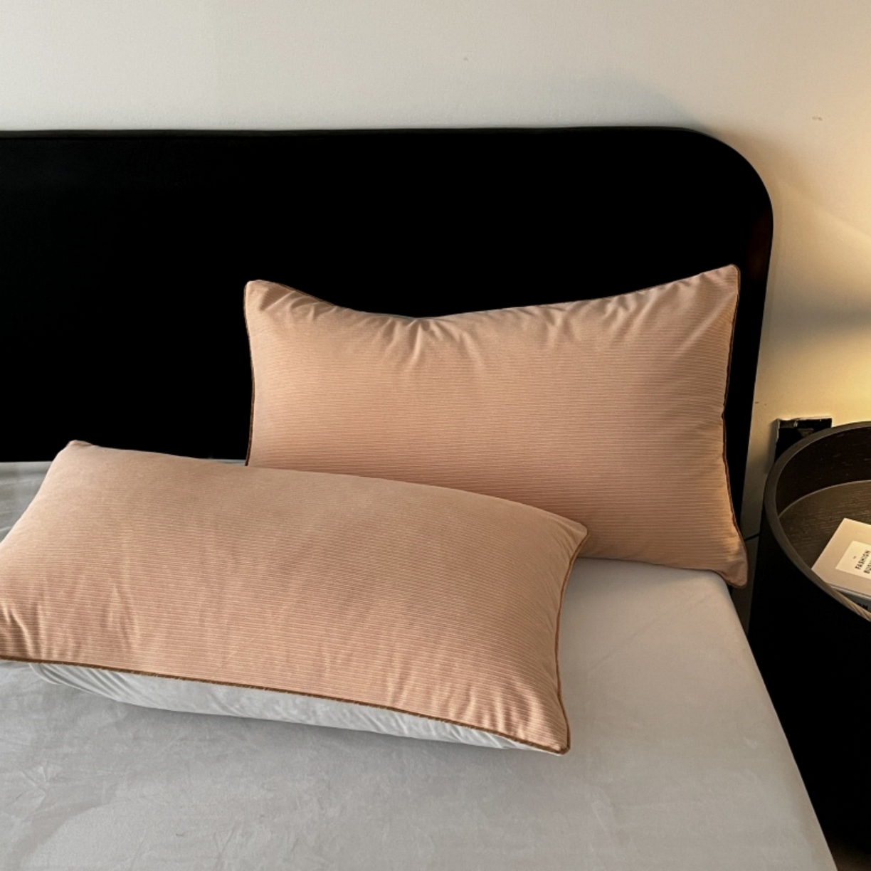 91家纺网 家纺一手货源 找家纺 羚羊语家纺 2025新款280克灯芯绒婴儿绒四件套高级嵌绳拼接款水晶绒宝宝绒牛奶绒床单床笠款三件套-奶芙绒系列 浮光沁橙