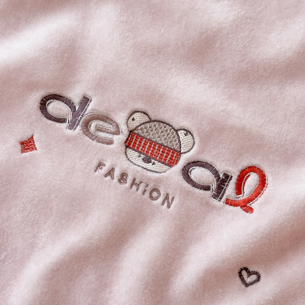 91家纺网 家纺一手货源 找家纺 小欢喜 2025新款多功能双面高克重獭獭绒盖毯 灰粉