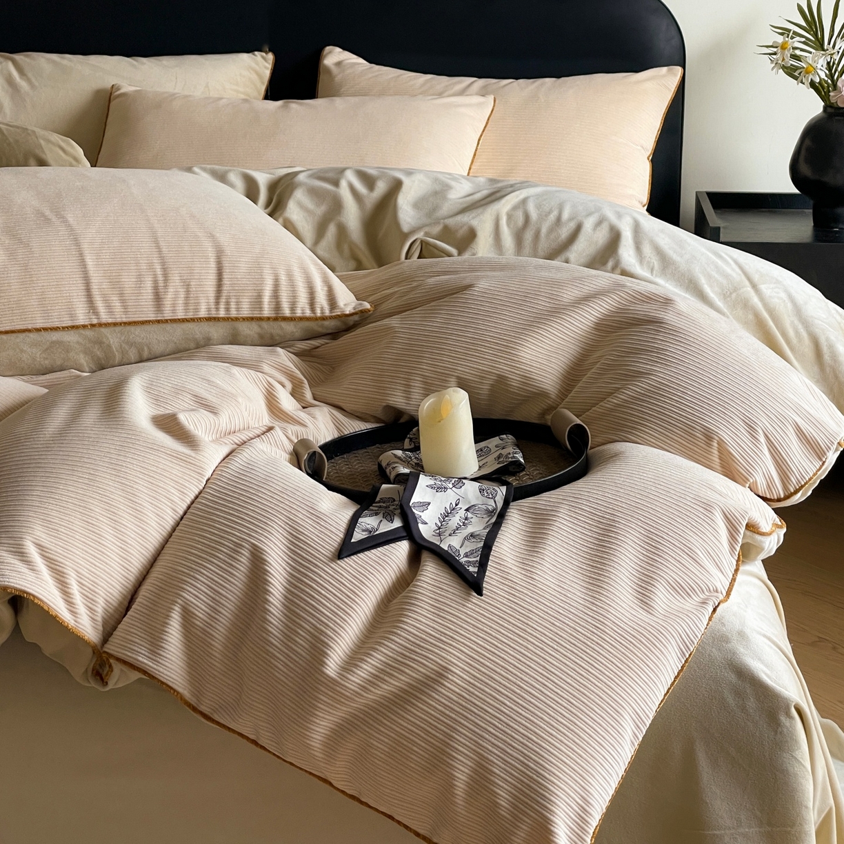 91家纺网 家纺一手货源 找家纺 羚羊语家纺 2025新款280克灯芯绒婴儿绒四件套高级嵌绳拼接款水晶绒宝宝绒牛奶绒床单床笠款三件套-奶芙绒系列 微醺午后