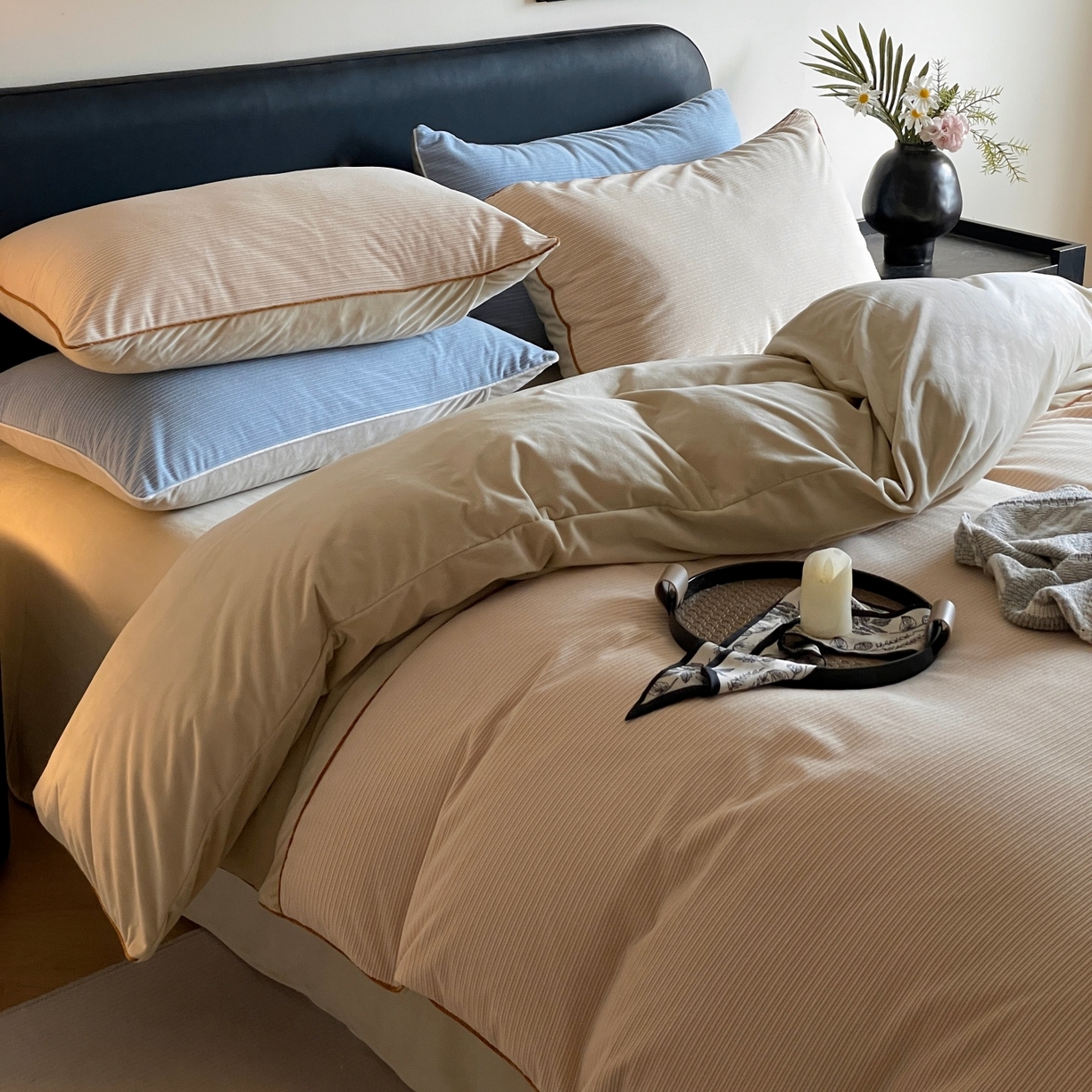 91家纺网 家纺一手货源 找家纺 羚羊语家纺 2025新款280克灯芯绒婴儿绒四件套高级嵌绳拼接款水晶绒宝宝绒牛奶绒床单床笠款三件套-奶芙绒系列 微醺午后