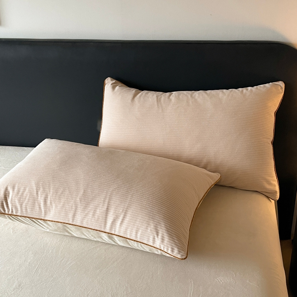 91家纺网 家纺一手货源 找家纺 羚羊语家纺 2025新款280克灯芯绒婴儿绒四件套高级嵌绳拼接款水晶绒宝宝绒牛奶绒床单床笠款三件套-奶芙绒系列 微醺午后