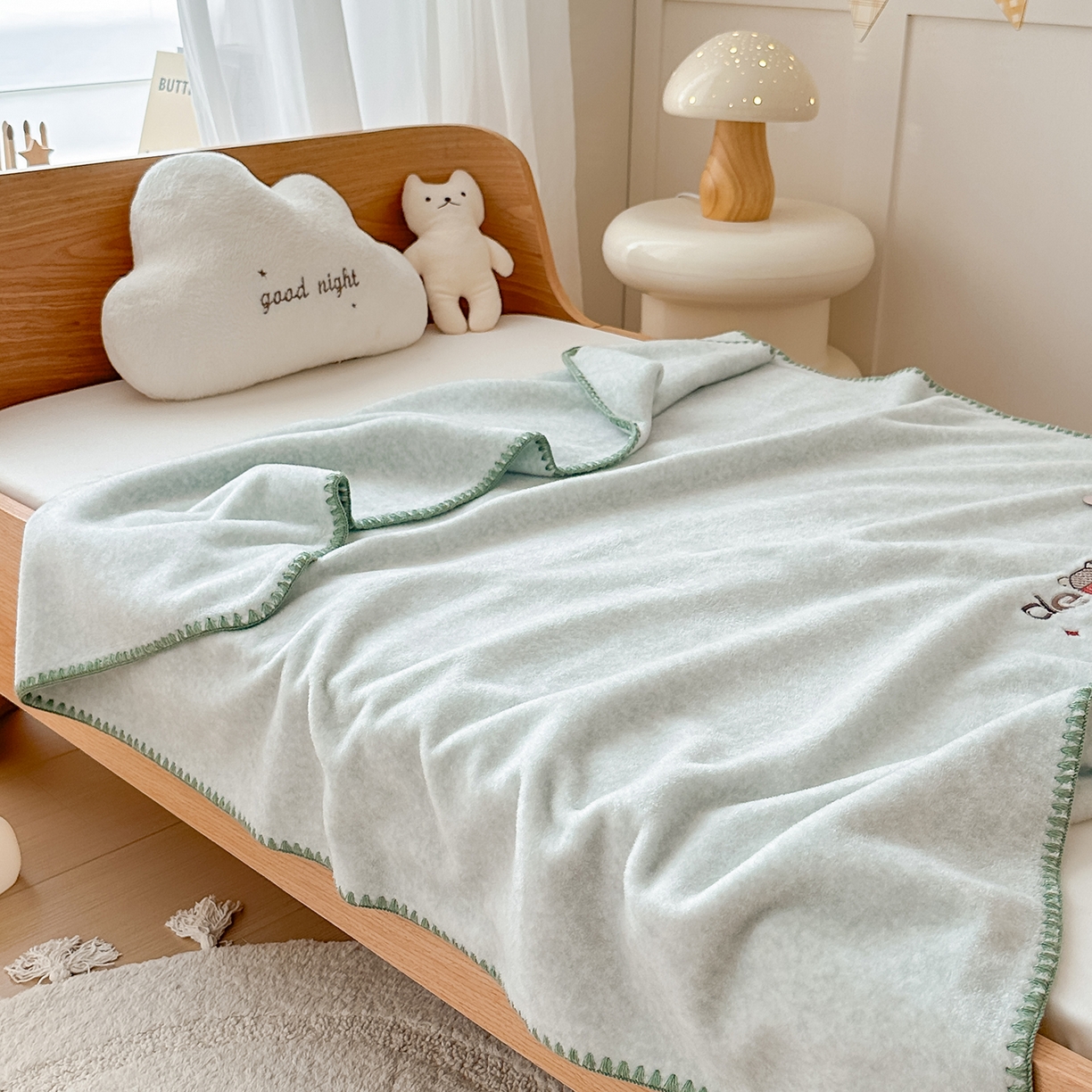 91家纺网 家纺一手货源 找家纺 小欢喜 2025新款多功能双面高克重獭獭绒盖毯 灰绿