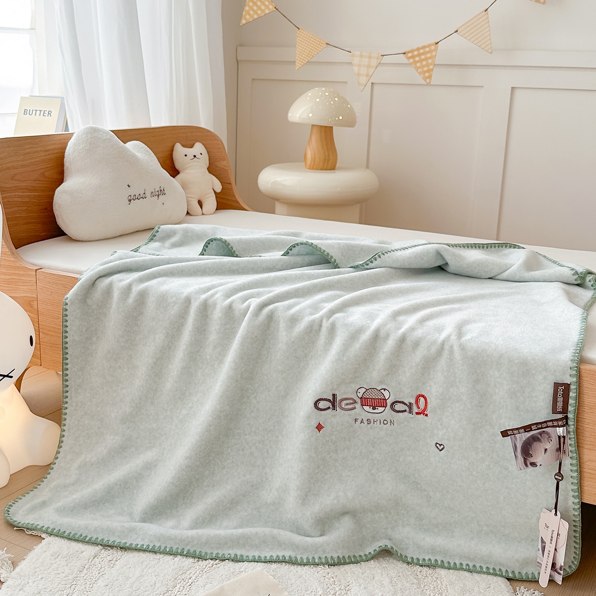 91家纺网 家纺一手货源 找家纺 小欢喜 2025新款多功能双面高克重獭獭绒盖毯 灰绿