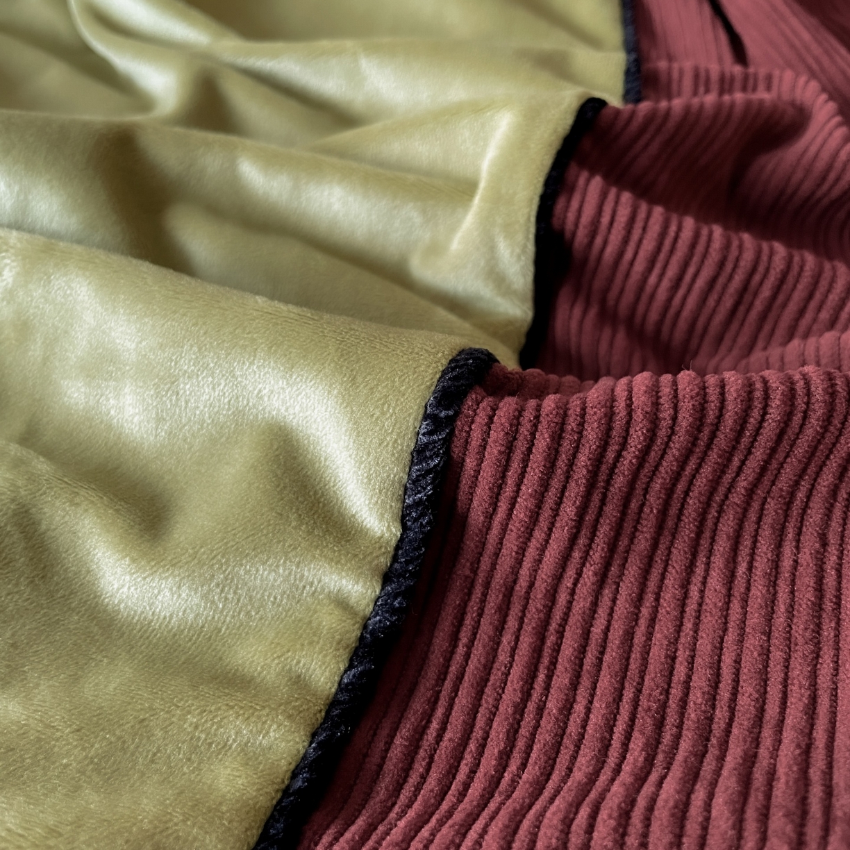 91家纺网 家纺一手货源 找家纺 羚羊语家纺 2025新款280克灯芯绒婴儿绒四件套高级嵌绳拼接款水晶绒宝宝绒牛奶绒床单床笠款三件套-奶芙绒系列 复古画报